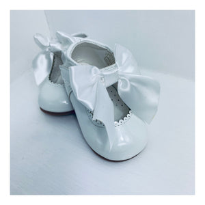 Spanish White Bow Shoe